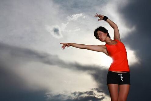 Sports and warm-up clothing for breast enhancement exercises